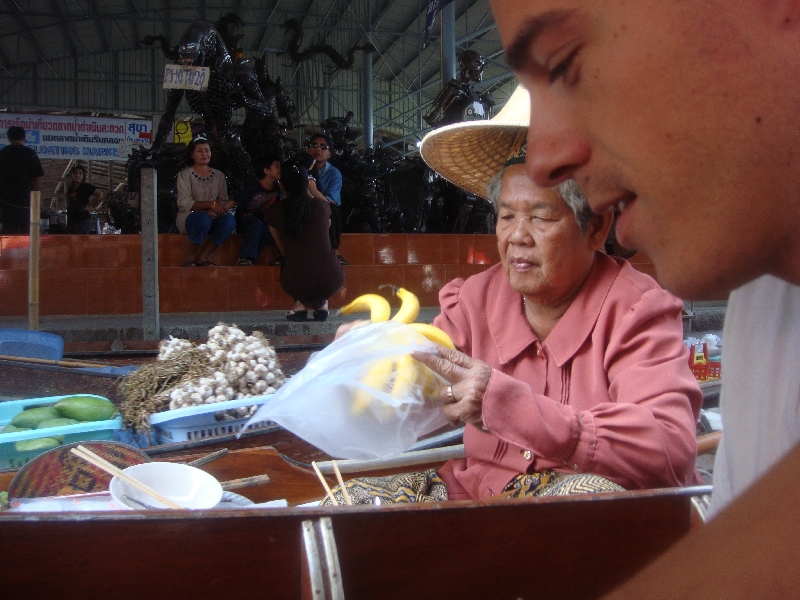 Photo The Floating Market at Damnoen Saduak operators