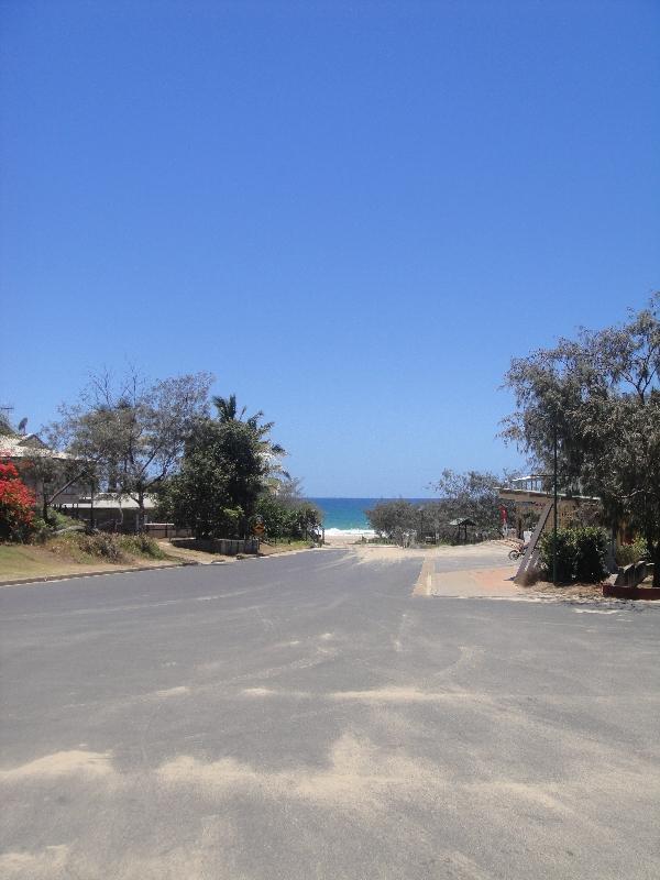 Eurong Beach Resort esplanade, Australia