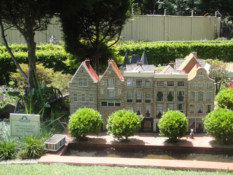 Dutch miniatures in NSW, Australia