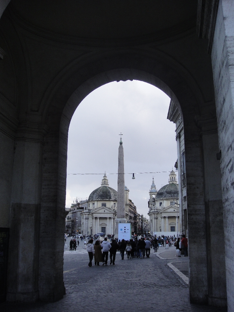 Pictures of Piazza del Popolo, Rome Italy
