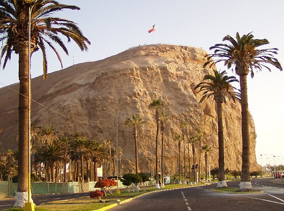 Road to Morro de Arica, Chili, Chile