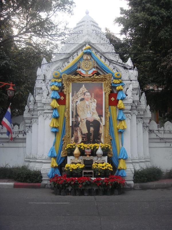 Monument in honor of the Thai KIng, Bangkok Thailand