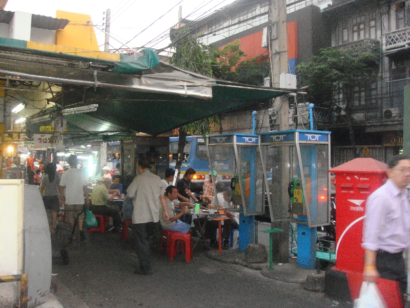 People eating on the streets in Bangkok, Thailand