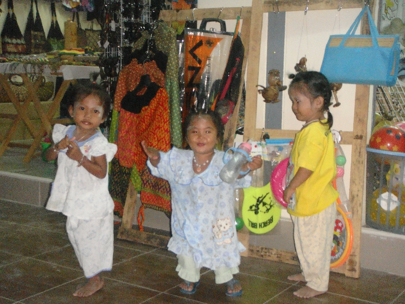 Dancing Kids on Ko Lipe, Ko Lipe Thailand