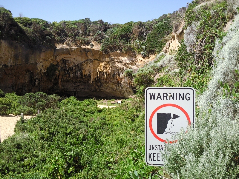 Cliff falling danger.., Great Ocean Road Australia