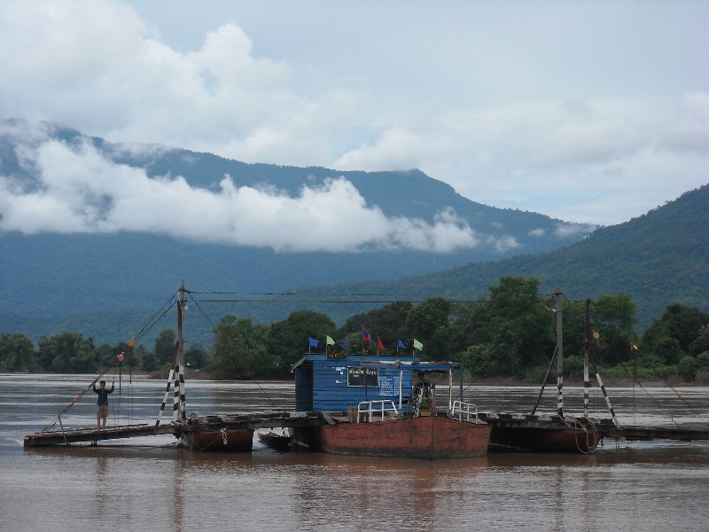 Crossing the cambodian river, Preah Vihear Cambodia