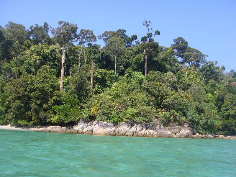 The blue waters of Ko Rawi, Ko Rawi Thailand