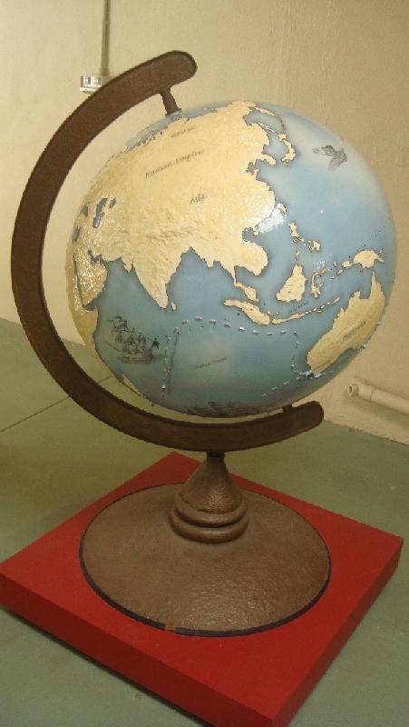 Globe with the prisoners journey, Australia