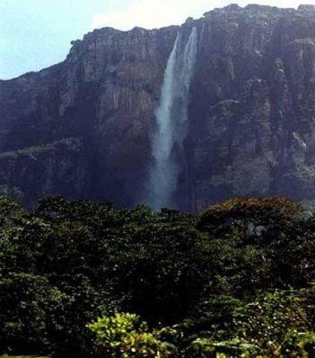Photos of the tallest waterfall in the world, Salto Angel. Canaima  
