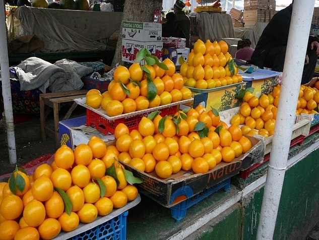 Tajik lemons and oranges on the market, Dushanbe Tajikistan