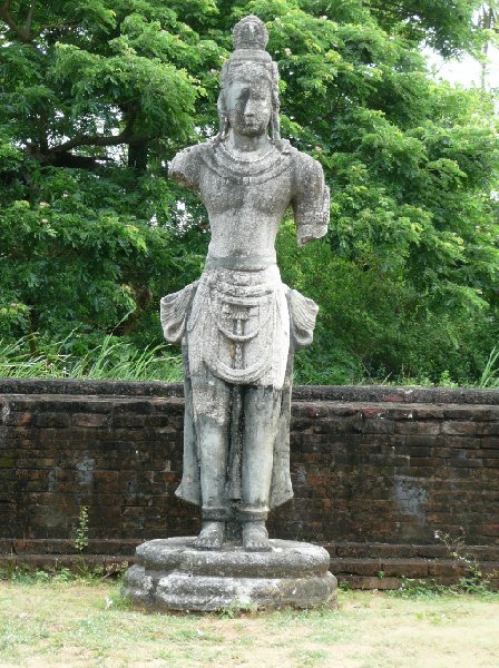 Photos of the Buddhist statues in  Tissamaharama, Sri Lanka, Tissa Sri Lanka