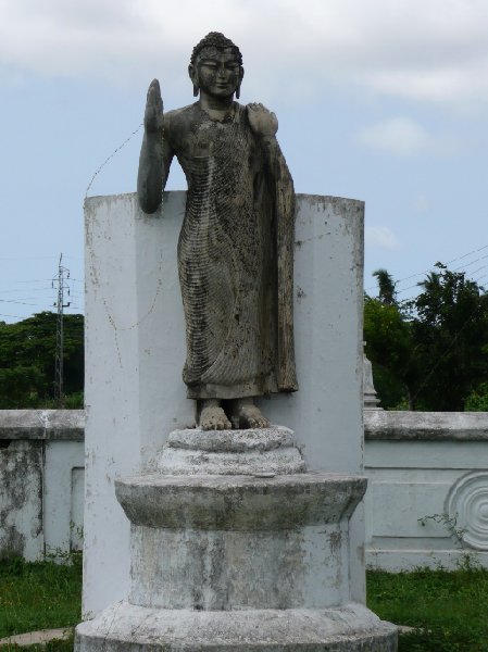 Pictures of the Buddhist statues in  Tissamaharama, Sri Lanka, Tissa Sri Lanka