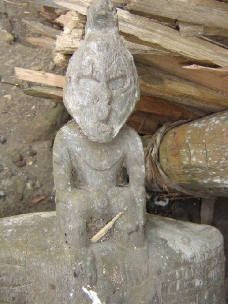 Statue in Papua New Guinea, Papua New Guinea