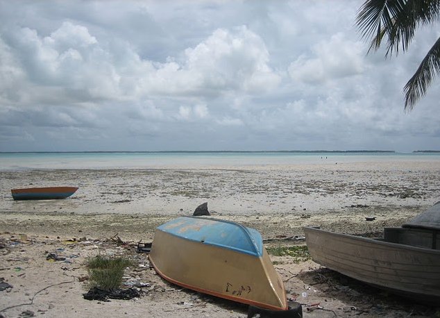 Kiribati Island pictures Bairiki Trip