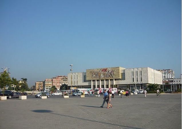 Photo Tirana City Guide Walking