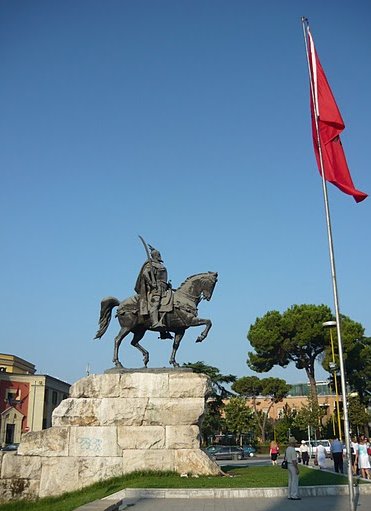 Photo Tirana City Guide center