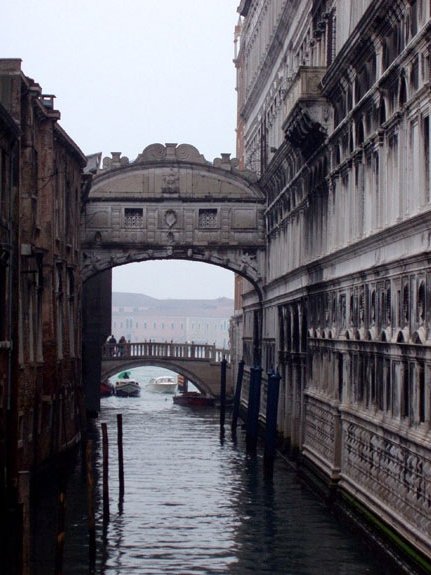 Photo Pictures of Venice Italy gondelier