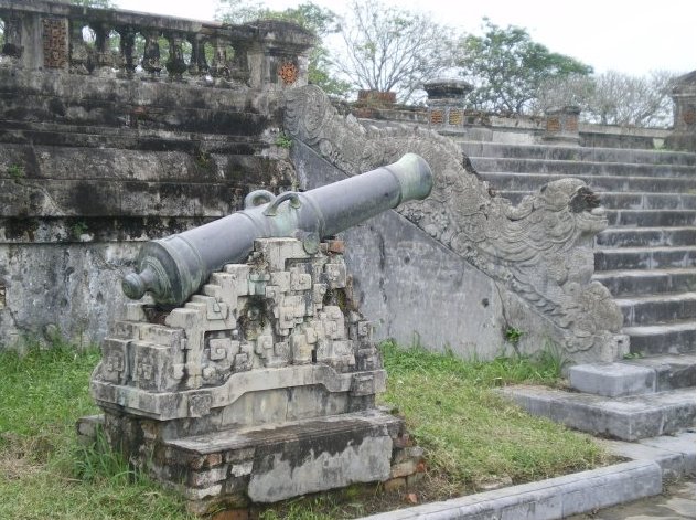   Hue Vietnam Vacation Information