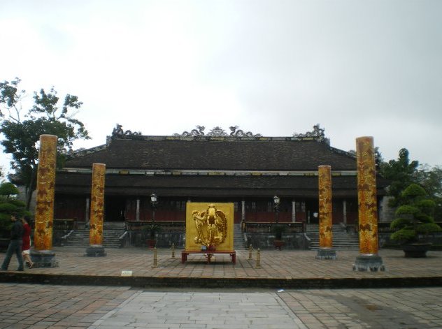 Touring around Hue Vietnam Holiday Sharing