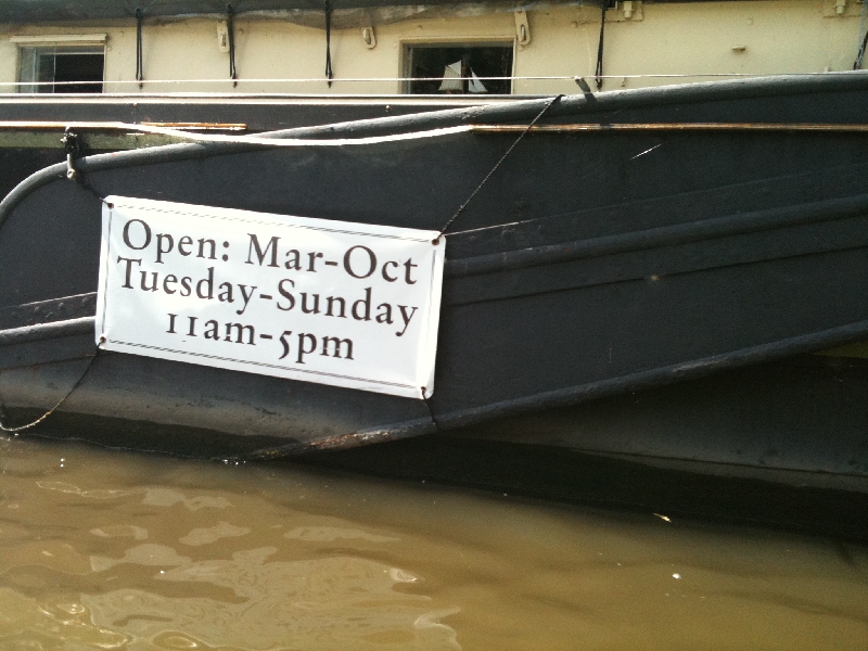 Photo Amsterdam canal boat rides dropped