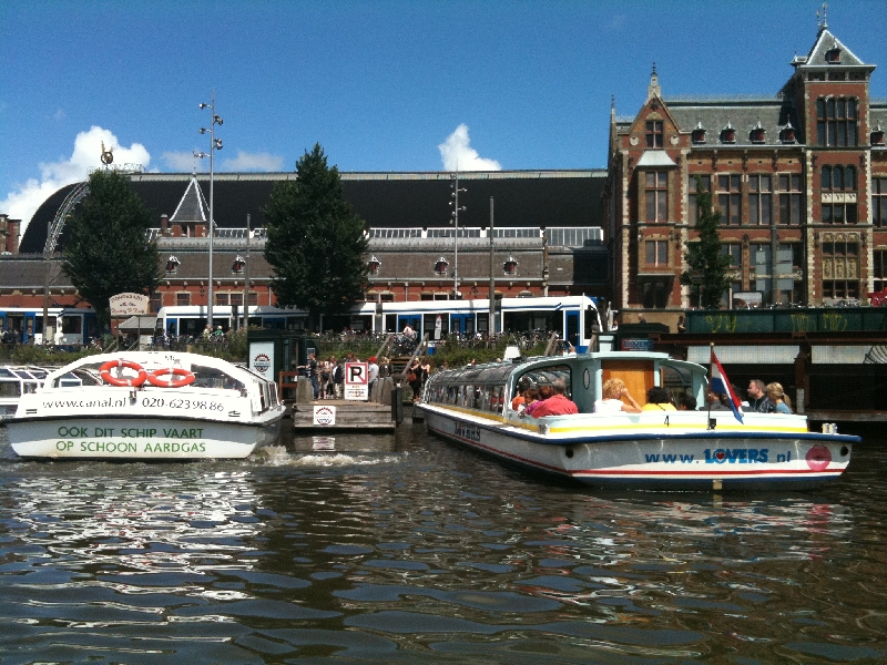 Photo Amsterdam canal boat rides different