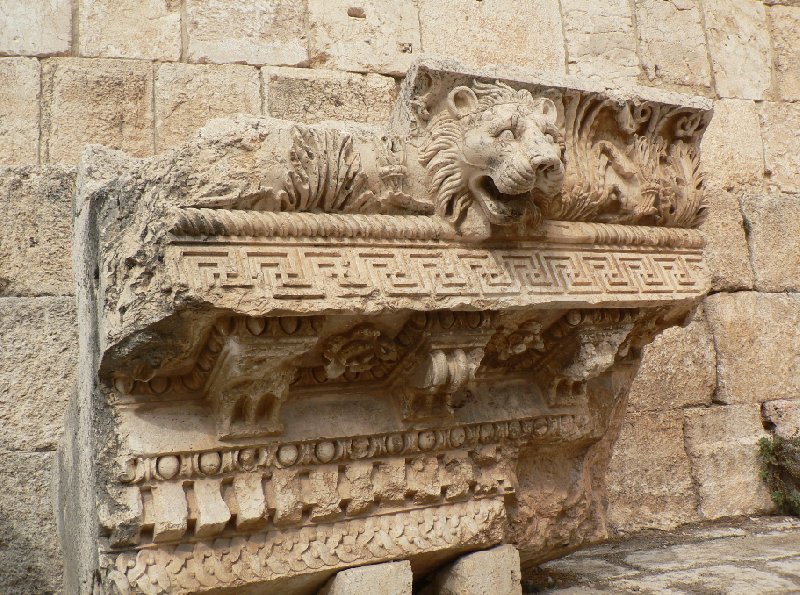 Photo The Roman temple ruins of Baalbek touristic