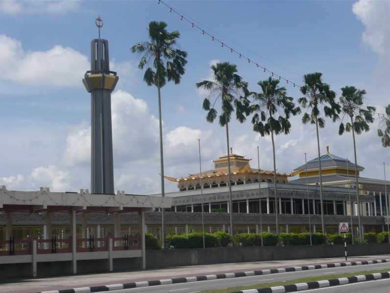 The Sultan Omar Ali Saifuddin Mosque Bandar Seri Begawan Brunei Blog Experience