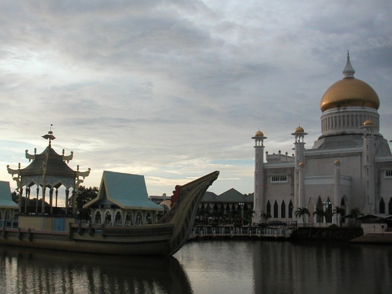 The Sultan Omar Ali Saifuddin Mosque Bandar Seri Begawan Brunei Diary Adventure