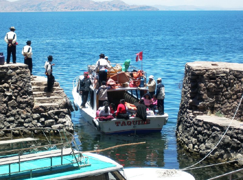 Photo Taquile Island Lake Titicaca inhabitants