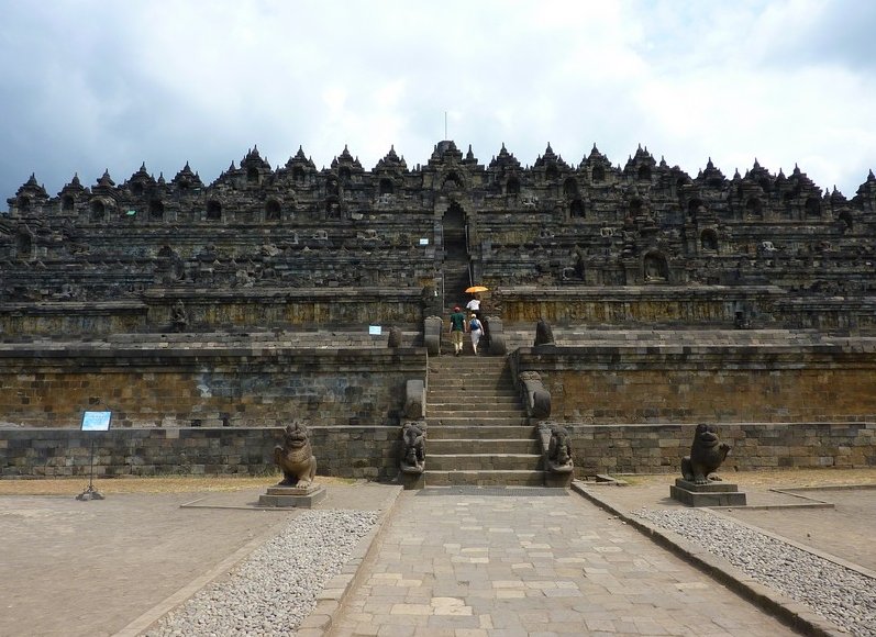 Borobudur buddhist temple Indonesia Adventure