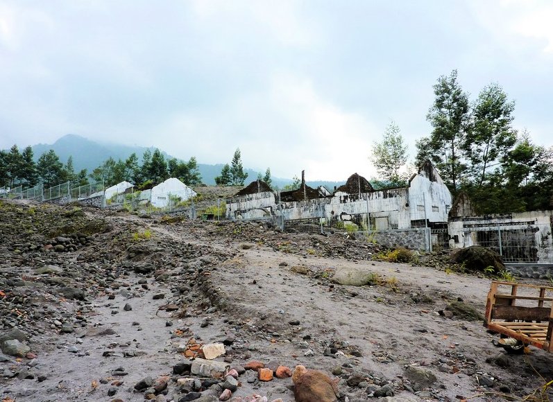 Merapi volcano pictures Indonesia Holiday Sharing