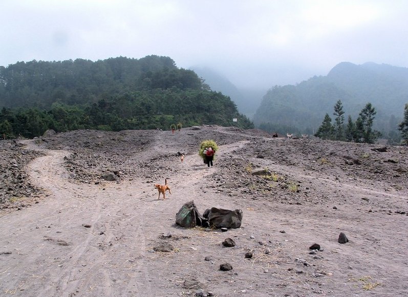 Merapi volcano pictures Indonesia Photo Gallery