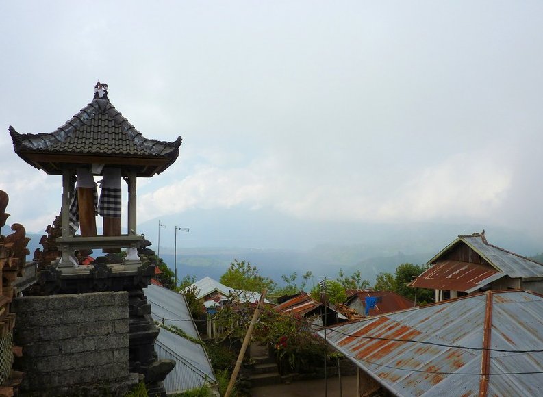 Photo Mount Batur Bali towers