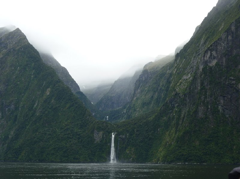 Photo Milford Sound New Zealand people