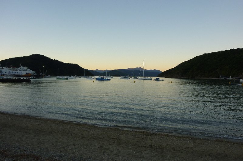 Photo Tour Picton New Zealand landscape