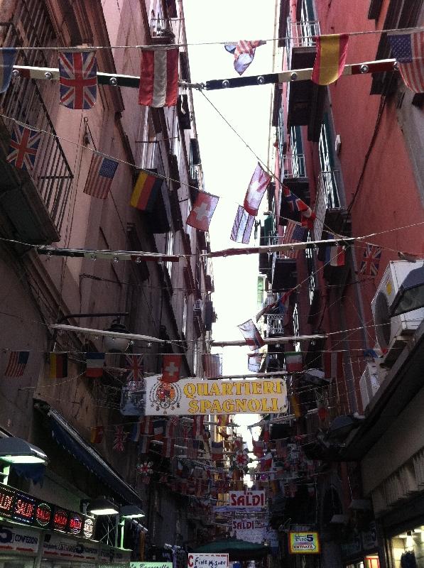 Photo Pictures of the Spanish Quarters Naples dangerous