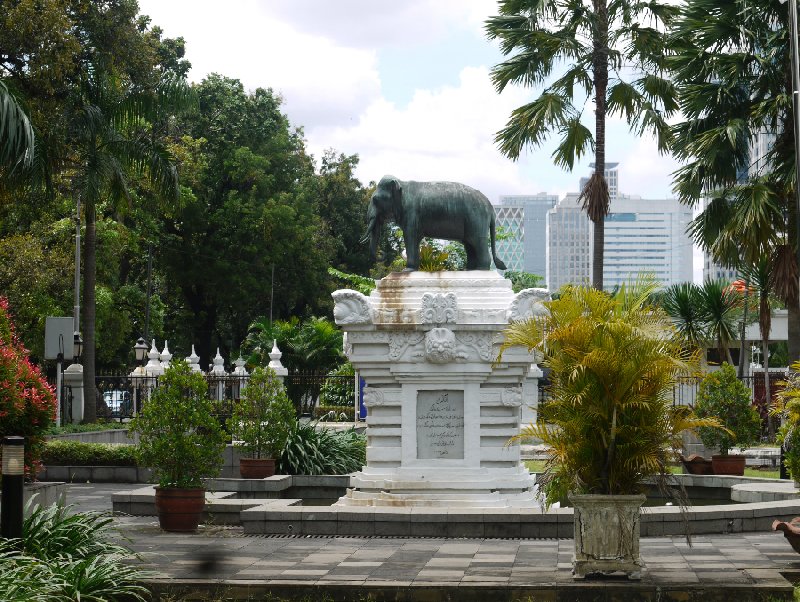 Photo Tour of Jakarta by Bus 