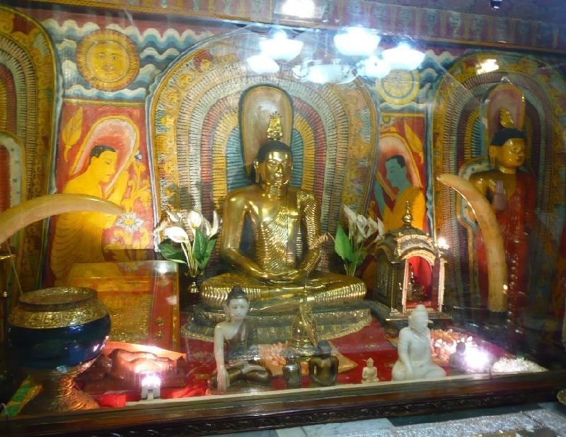 Kandy Sri Lanka Temple Tour Trip Guide