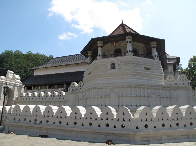 Kandy Sri Lanka Temple Tour Holiday Tips