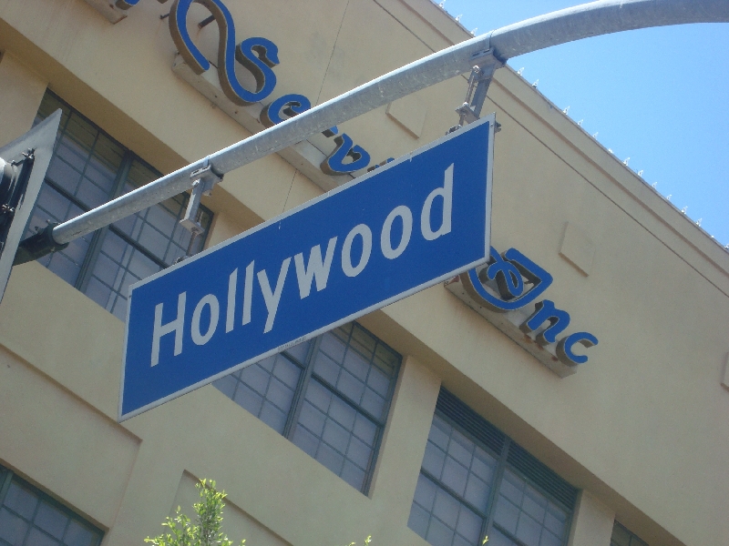   Hollywood United States Blog Review